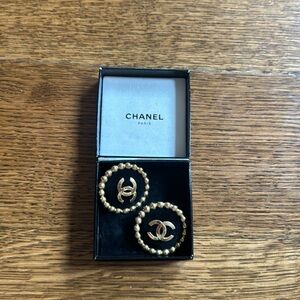Vintage authentic Chanel black velvet and gold large clip on earrings